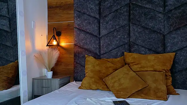 AmyPalmmer online show from 02-11-25, 11:54