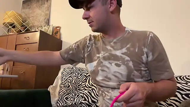 MyStrangeAddiction online show from 09-10-25, 06:30