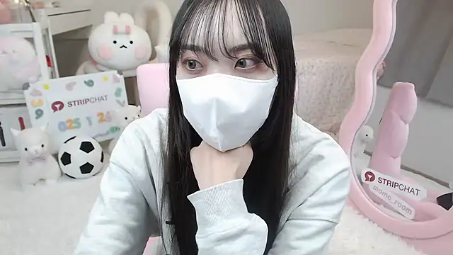 momo room online show from 01-26-25, 09:40