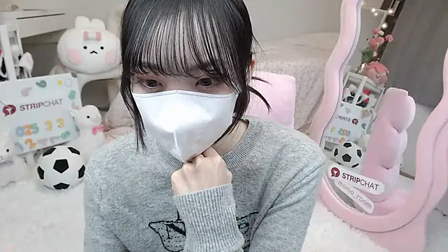 momo room online show from 03-03-25, 10:38