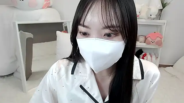 momo room online show from 05-15-26, 11:17