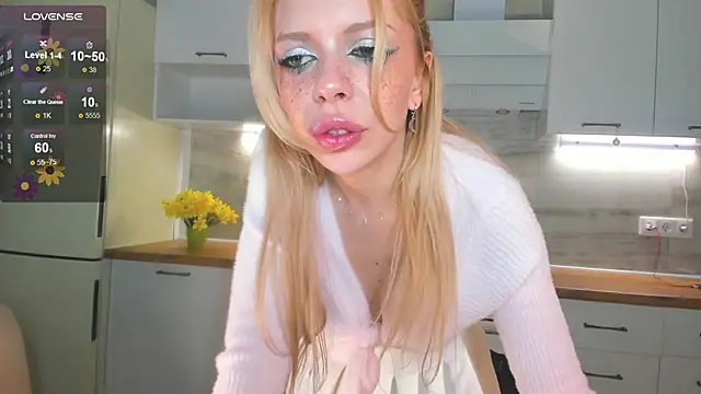 Hannah Carr online show from 03-20-25, 01:24