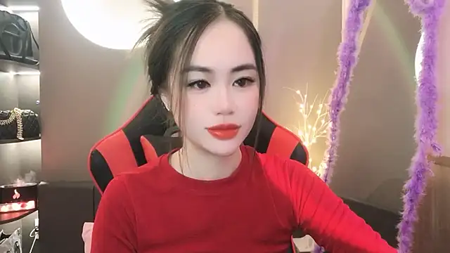 Snapshot of witch-39 chatting on 12-24-24, 12:33 witch-39 online show from 12-24-24, 12:33