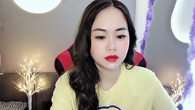 Snapshot of witch-39 chatting on 01-11-25, 01:06 witch-39 online show from 01-11-25, 01:06