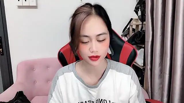 Snapshot of witch-39 chatting on 12-19-25, 04:58 witch-39 online show from 12-19-25, 04:58