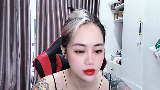 Snapshot of witch-39 chatting on 02-04-26, 05:02 witch-39 online show from 02-04-26, 05:02