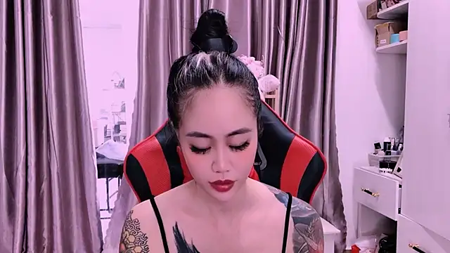 Snapshot of witch-39 chatting on 03-08-26, 04:49 witch-39 online show from 03-08-26, 04:49