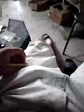 Snapshot of eljefedamino1994 chatting on 06-11-26, 10:13 eljefedamino1994 online show from 06-11-26, 10:13
