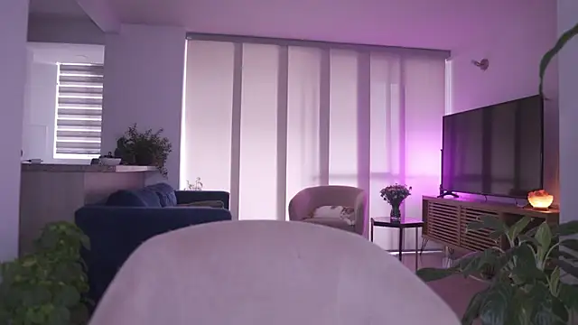 Snapshot of honeyann08 chatting on 11-14-25, 08:40 honeyann08 online show from 11-14-25, 08:40