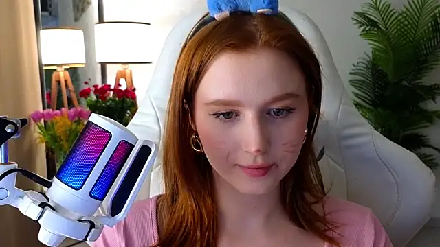 Snapshot of Meow_babe chatting on 03-08-25, 01:14 Meow babe online show from 03-08-25, 01:14