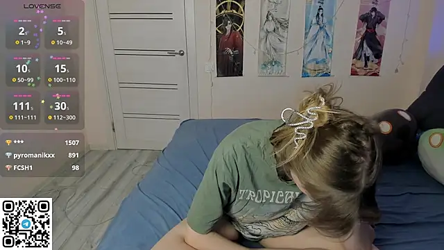 Snapshot of JorRoger chatting on 10-07-25, 01:25 JorRoger online show from 10-07-25, 01:25