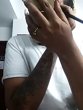 ELLA KELLY online show from 11-11-25, 11:43