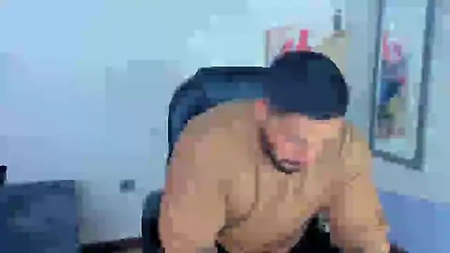 Snapshot of Cristian_Walker chatting on 01-20-25, 10:29 Cristian Walker online show from 01-20-25, 10:29