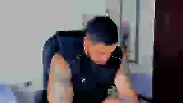 Snapshot of Cristian_Walker chatting on 02-01-25, 12:37 Cristian Walker online show from 02-01-25, 12:37