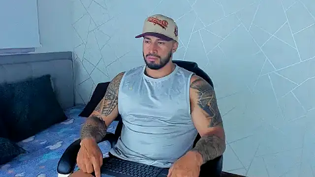 Snapshot of Cristian_Walker chatting on 02-05-25, 11:44 Cristian Walker online show from 02-05-25, 11:44
