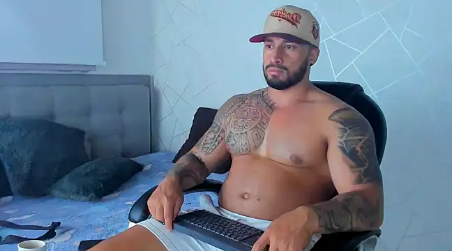 Snapshot of Cristian_Walker chatting on 02-07-25, 11:55 Cristian Walker online show from 02-07-25, 11:55