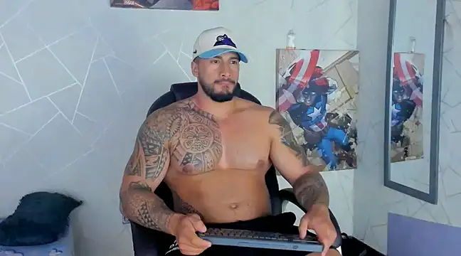 Snapshot of Cristian_Walker chatting on 03-10-25, 03:20 Cristian Walker online show from 03-10-25, 03:20