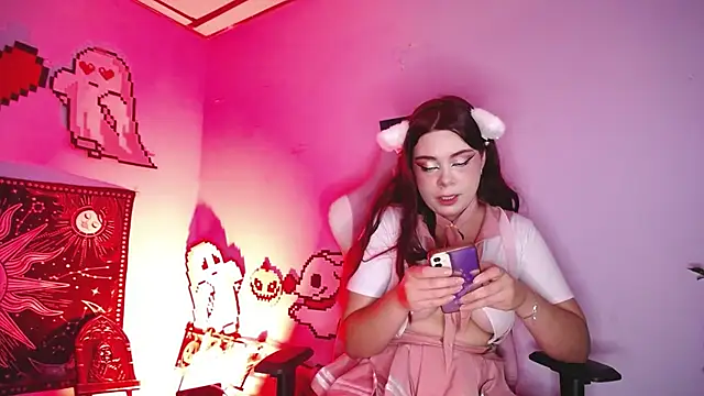 Erza escarleth online show from 10-24-25, 10:06