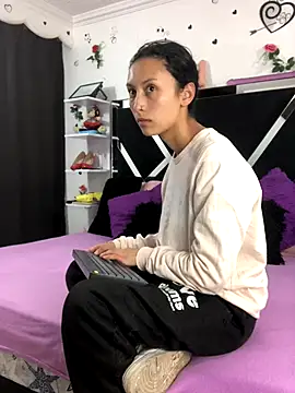 1lovelygirls online show from 10-08-25, 12:03