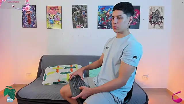 jonathanjoestar  online show from 11-21-25, 10:52