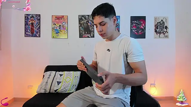 jonathanjoestar  online show from 12-20-25, 12:56