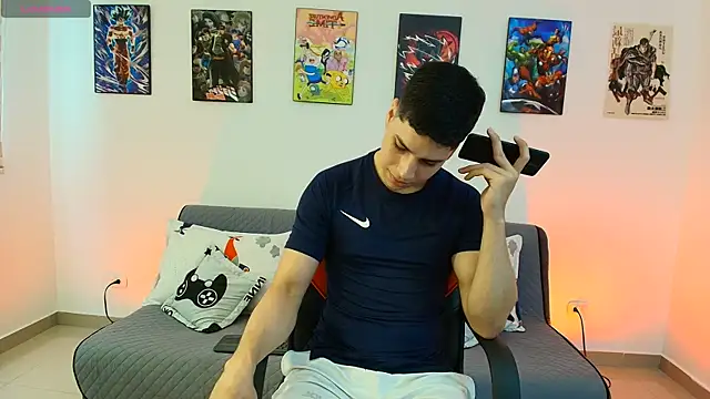 jonathanjoestar  online show from 04-14-26, 08:48