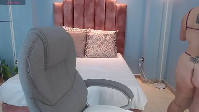 Violetta rainbow online show from 11-20-25, 04:34