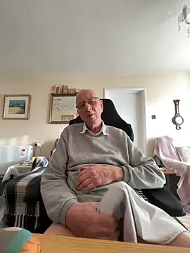 cutaboverest online show from 02-15-26, 04:03