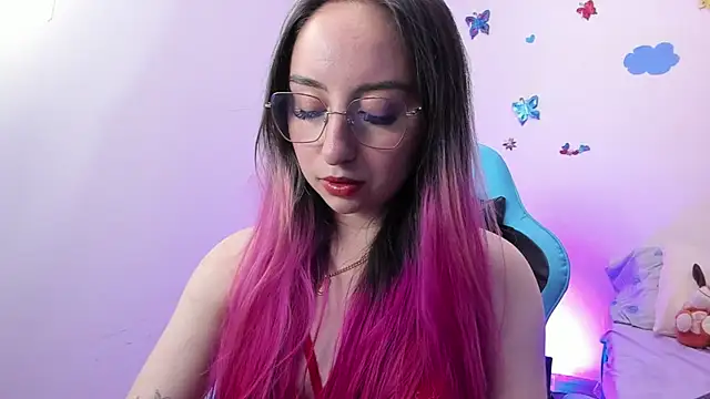 Snapshot of Julieta_cott chatting on 01-15-25, 01:56 Julieta cott online show from 01-15-25, 01:56