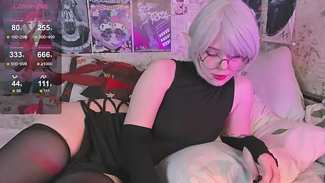 Snapshot of Freezy_Gerda chatting on 10-27-25, 05:28 Freezy Gerda online show from 10-27-25, 05:28