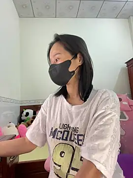    Erin    online show from 04-11-26, 02:27