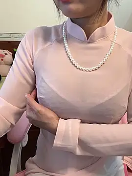   Erin    online show from 04-27-26, 02:04