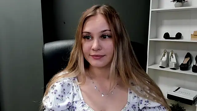Snapshot of kitty_valeria chatting on 05-06-26, 08:47 kitty valeria online show from 05-06-26, 08:47