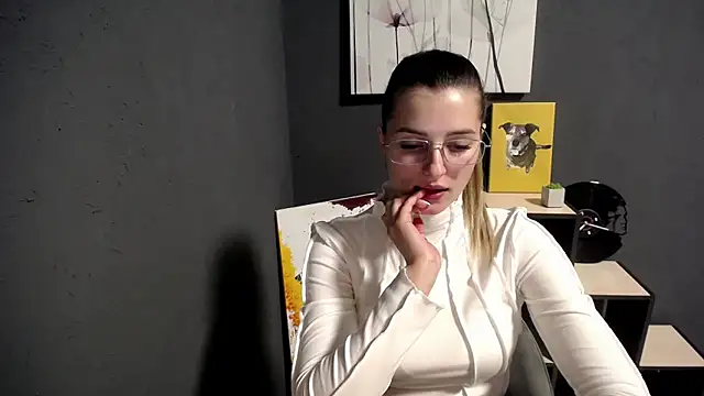 lady olivia  online show from 10-06-25, 02:25