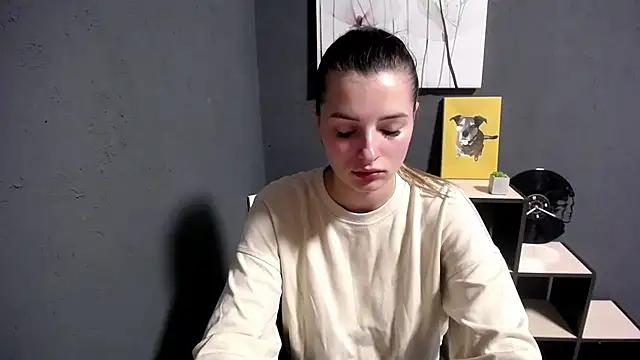 lady olivia  online show from 10-08-25, 04:59