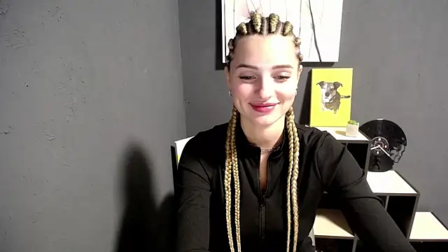 lady olivia  online show from 10-10-25, 01:32