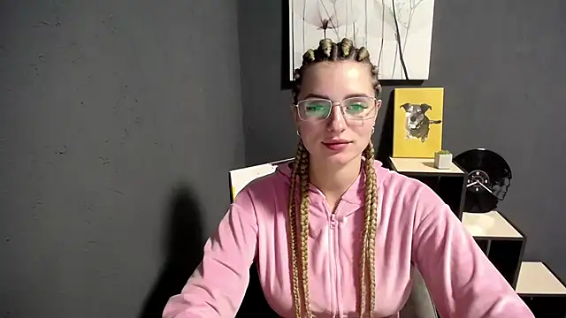 lady olivia  online show from 10-15-25, 03:56