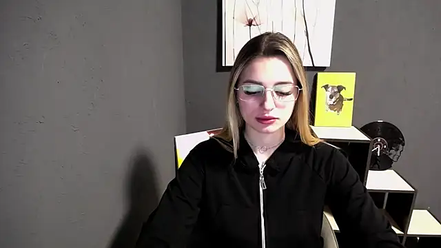 Snapshot of lady_olivia_ chatting on 04-27-26, 12:14 lady olivia online show from 04-27-26, 12:14