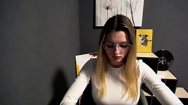 Snapshot of lady_olivia_ chatting on 05-11-26, 02:45 lady olivia online show from 05-11-26, 02:45