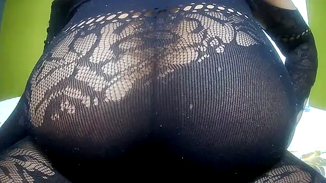 Queenboobs61 online show from 04-15-26, 08:21