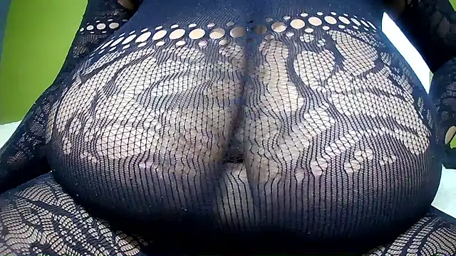 Queenboobs61 online show from 04-17-26, 07:11