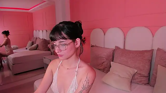 emilly williams  online show from 12-02-24, 08:33