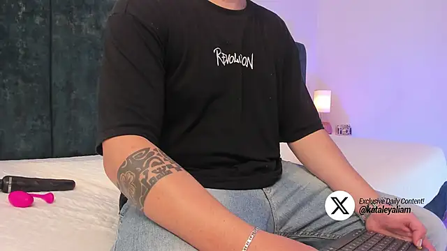 Snapshot of kataleyandliam chatting on 03-04-25, 07:32 kataleyandliam online show from 03-04-25, 07:32