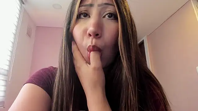 I am tori online show from 04-16-26, 10:01