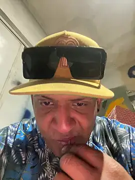 Snapshot of bisexpitudo chatting on 03-17-26, 03:44 bisexpitudo online show from 03-17-26, 03:44