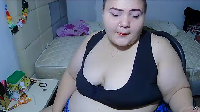 Snapshot of Jones_alexia chatting on 06-16-26, 06:05 Jones alexia online show from 06-16-26, 06:05