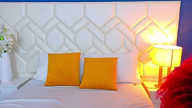 Snapshot of RubyRossel chatting on 09-12-25, 01:11 RubyRossel online show from 09-12-25, 01:11