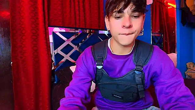 Snapshot of Luke_Howland chatting on 05-15-26, 12:17 Luke Howland online show from 05-15-26, 12:17