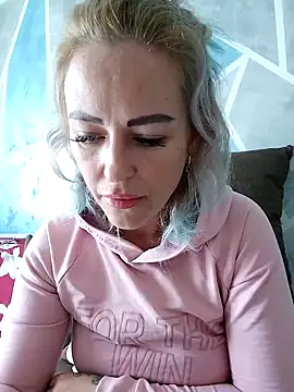 Snapshot of blonda-sexy chatting on 03-16-25, 09:27 blonda-sexy online show from 03-16-25, 09:27