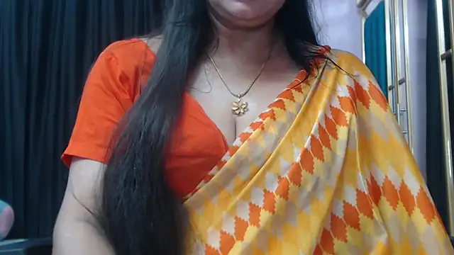 Snapshot of desi-maisa130 chatting on 10-18-25, 05:25 desi-maisa130 online show from 10-18-25, 05:25